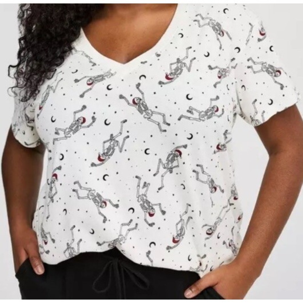 TORRID‎ Skeletons Print Holiday V-Neck Cotton Tee NWT Size 2X